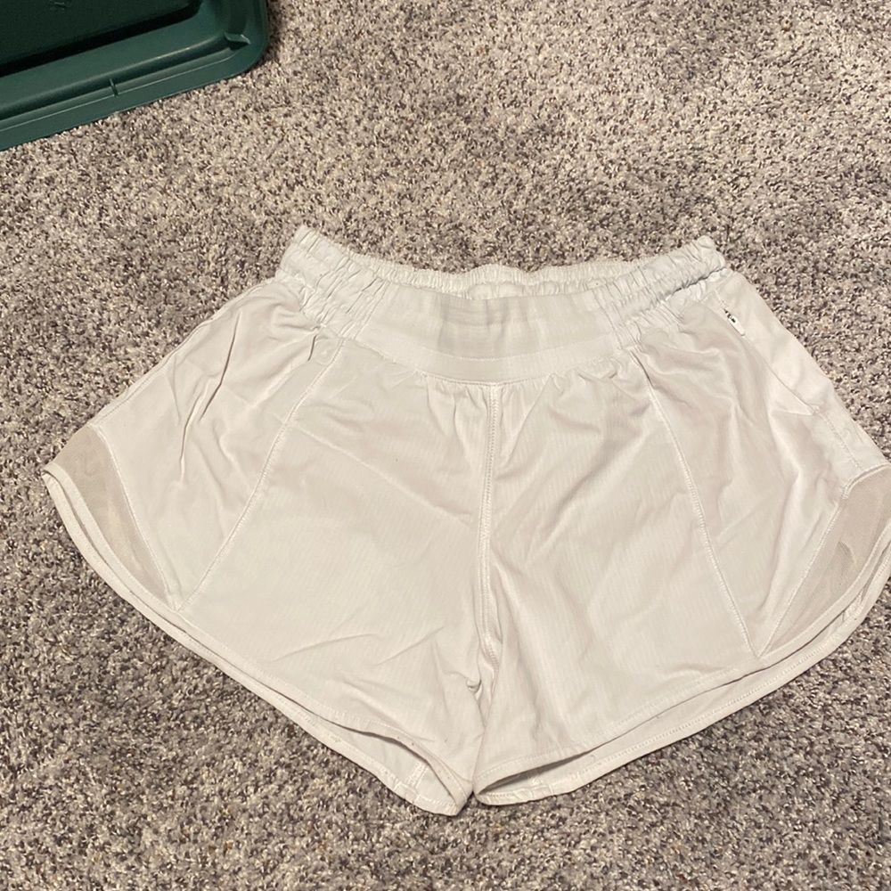 Size 4 Hotty Hot shorts, 2.5” inseam